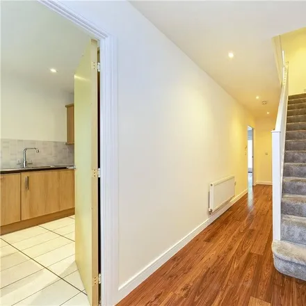 Image 5 - 34 Craig Road, London, TW10 7JT, United Kingdom - Townhouse for rent