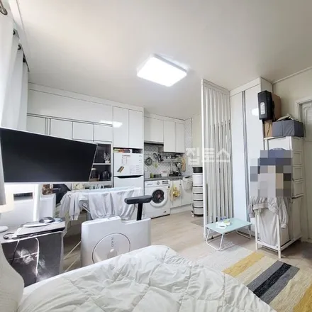 Rent this studio apartment on 서울특별시 광진구 군자동 361-16