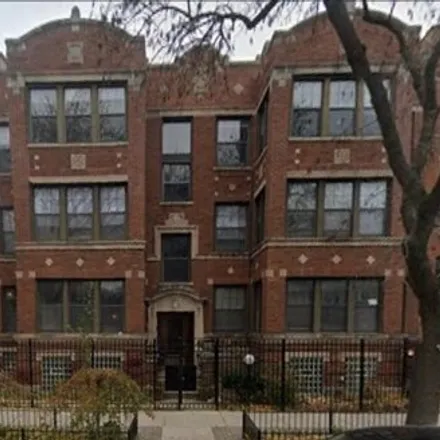 Image 1 - 1100-1128 West Pratt Boulevard, Chicago, IL 60626, USA - House for rent