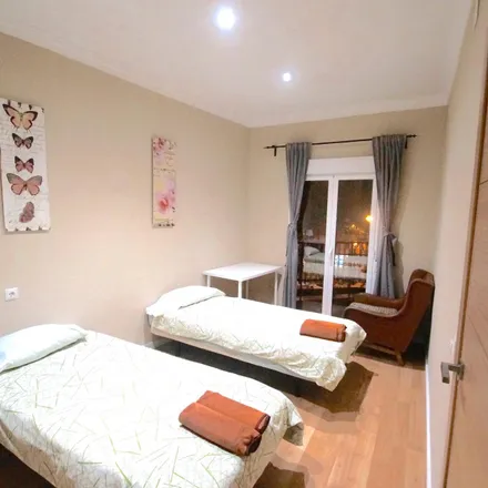 Rent this 4 bed apartment on Carrer de Tomàs Padró in 6, 08026 Barcelona