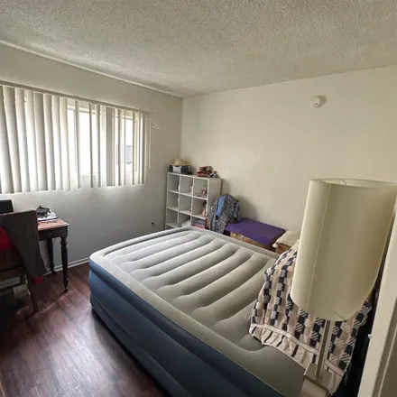 Image 5 - 14943 Dickens Street, Los Angeles, CA 91403, USA - Room for rent