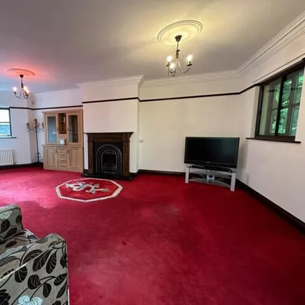 Image 3 - 1 The Oval, Chester Moor, DH2 3RH, United Kingdom - House for sale