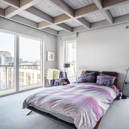 Image 3 - Worcester Point, King Square, London, EC1V 8BY, United Kingdom - Apartment for sale