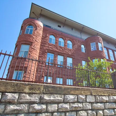 Image 2 - 2700 Ashland Avenue, Cincinnati, OH 45206, USA - Condo for sale