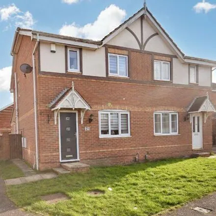 Buy this 3 bed duplex on 21 Briary Close in Wakefield, WF1 5TS