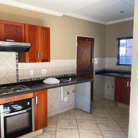 Image 6 - 111 Kloof Rd, Waterval East, Rustenburg, 2999, South Africa - Townhouse for rent