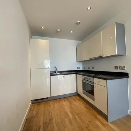 Image 5 - Alexandra Tower, 19 Princes Parade, Liverpool, L3 1BD, United Kingdom - Townhouse for rent