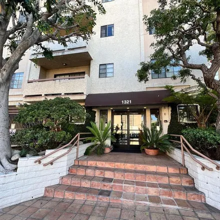 Rent this 2 bed apartment on 1333 North Vista Street in Los Angeles, CA 90046