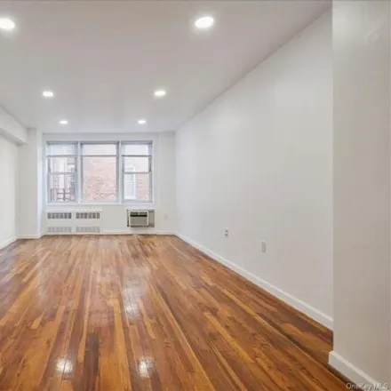 Image 7 - 333 Bronx River Rd Apt 602, Yonkers, New York, 10704 - Apartment for sale