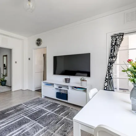 Rent this 3 bed apartment on Binstead House in 5 Vermont Road, London