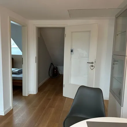 Rent this 2 bed apartment on Hartenbrakenstraße 7 in 30659 Hanover, Germany