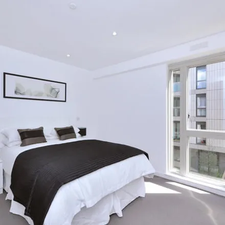 Image 2 - Ipsus, Balham Hill, London, SW12 9DX, United Kingdom - Apartment for sale