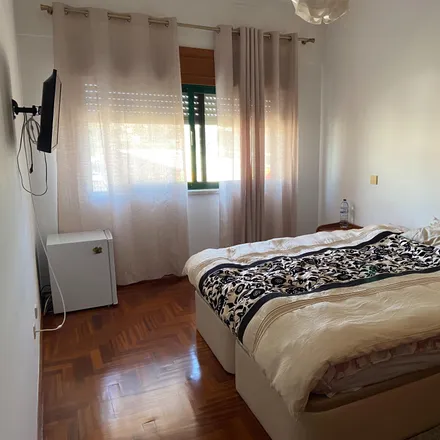 Rent this 3 bed room on 2735-521 Distrito da Guarda