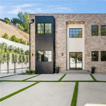 Image 1 - 4687 Balboa Boulevard, Los Angeles, CA 91316, USA - House for sale