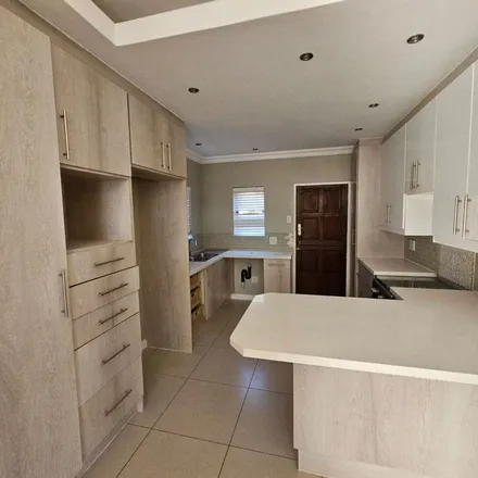 Rent this 3 bed townhouse on unnamed road in Emalahleni Ward 34, eMalahleni