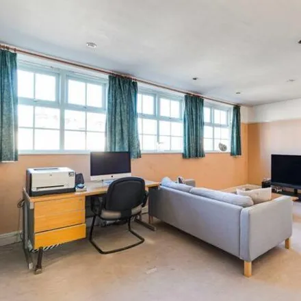 Image 2 - Strand Building, Lower Clapton Road, Lower Clapton, London, E5 0NS, United Kingdom - Apartment for sale