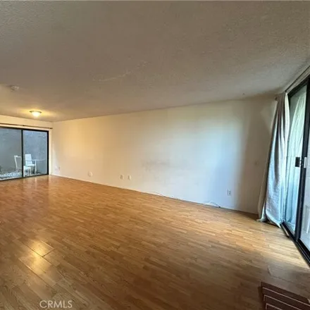 Image 7 - 23553 Victory Blvd Unit 13, California, 91307 - Townhouse for rent