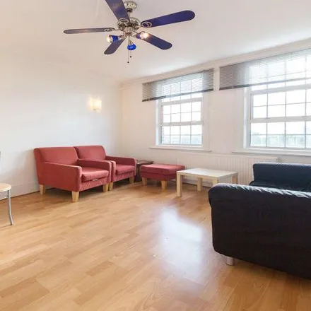 Rent this 2 bed apartment on 122 Portland Road in London, W11 4LW