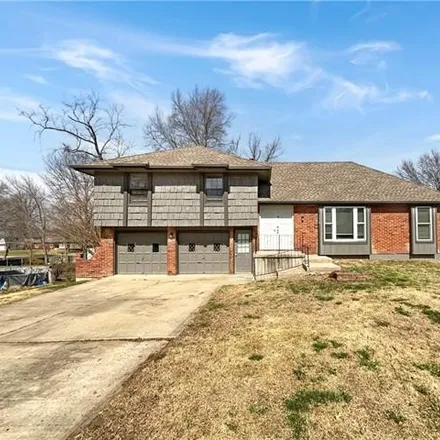 Buy this 3 bed house on 1098 Northeast 73rd Place in Gladstone, MO 64118