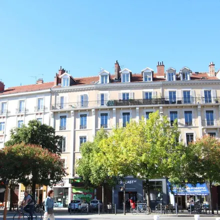 Rent this 3 bed apartment on 5 Rue Crépu in 38000 Grenoble, France