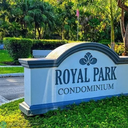 Image 4 - Royal Park Drive, Royal Palm Isles, Broward County, FL 33309, USA - Condo for sale