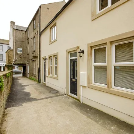 Rent this 1 bed townhouse on Cartridge World in 27 Newmarket Street, Skipton