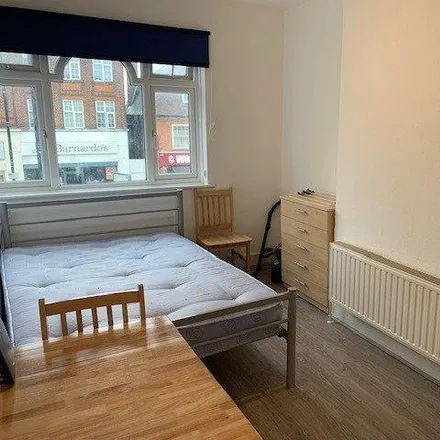 Rent this studio apartment on Nail World in 162 High Street, London