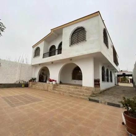 Buy this 5 bed house on Avenida Del Golf in Lima Metropolitan Area 15856, Peru