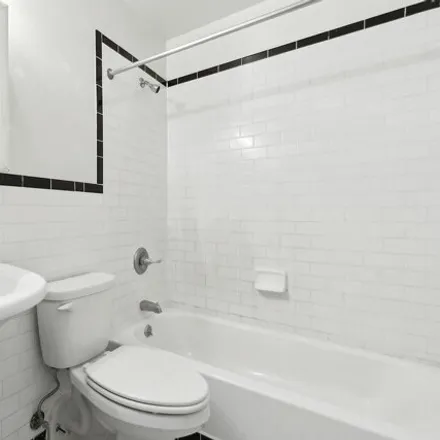 Image 5 - unnamed road, New York, NY, USA - Condo for rent