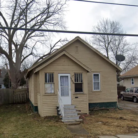Rent this 2 bed house on 1105 Pettibone Ave