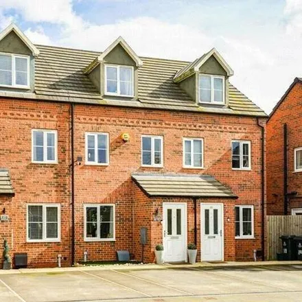 Buy this 3 bed townhouse on Sceptre Avenue in Doncaster, DN4 7BX