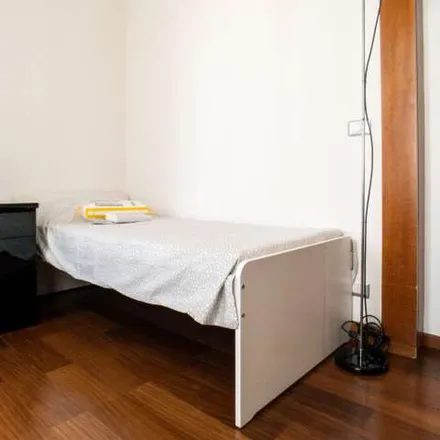 Image 6 - Total, Via Francesco dall'Ongaro, 20133 Milan MI, Italy - Apartment for rent