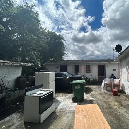 Image 4 - 2180-2182 Lincoln Ave, Opa Locka, Florida, 33054 - House for sale