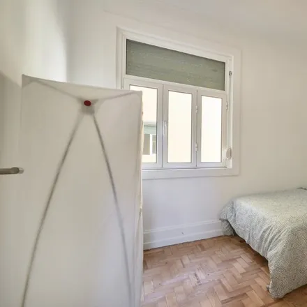Rent this 15 bed room on Tabacaria e Papelaria in Rua Rodrigo da Fonseca 182, 1070-241 Lisbon