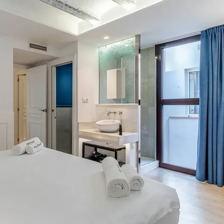 Rent this 3 bed apartment on Barcelona in Carrer del Call, 19