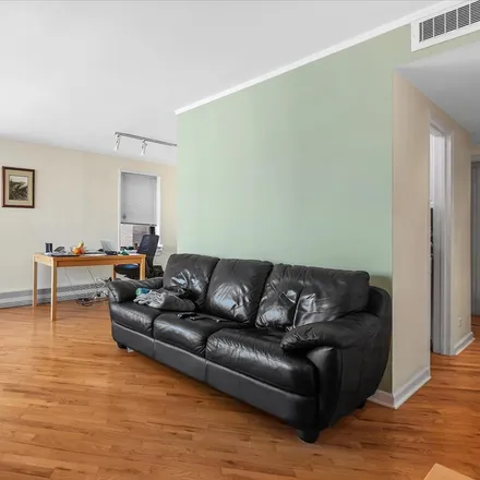 Image 4 - 525 West Aldine Avenue - Apartment for rent
