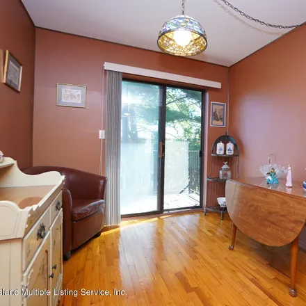 Image 4 - 275 Hillbrook Drive, New York, NY 10305, USA - Townhouse for sale