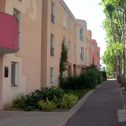 Image 1 - 3 Avenue Joseph Kessel, 78180 Montigny-le-Bretonneux, France - Apartment for rent