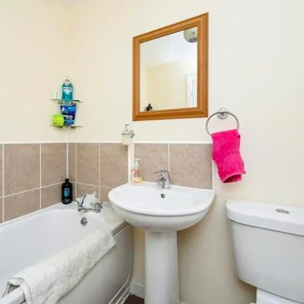 Image 5 - unnamed road, Huthwaite, NG17 2TH, United Kingdom - Townhouse for sale