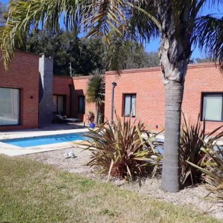 Buy this 6 bed house on Carlos Chagas in Partido de Ezeiza, 1801 Canning