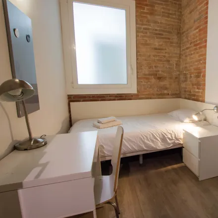 Rent this 4 bed room on Travessera de Gràcia in 269, 08001 Barcelona