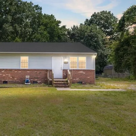 Buy this 3 bed house on 15207 Spruce Avenue in Enon, Chesterfield County
