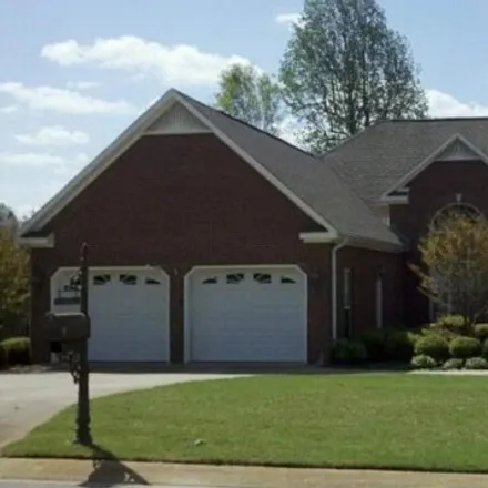 Buy this 4 bed house on 333 Kingston Drive in Florence, AL 35617