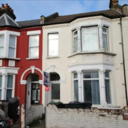 Rent this 2 bed room on The Avenue in London, N17 6TD