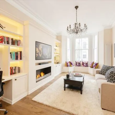 Image 2 - 18 Redcliffe Street, London, SW10 9DR, United Kingdom - Apartment for sale