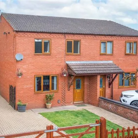 Buy this 3 bed duplex on Anstice Road in Madeley, TF7 5DE