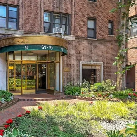 Image 2 - 69-10 Yellowstone Blvd Unit 305, Forest Hills, New York, 11375 - Apartment for sale