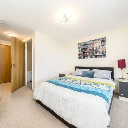 Image 5 - Seren Park Gardens, Restell Close, London, SE3 7RP, United Kingdom - Apartment for rent