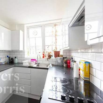 Image 2 - Constable House, Adelaide Road, Primrose Hill, London, NW3 3PX, United Kingdom - Room for rent