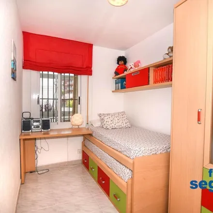 Rent this 4 bed townhouse on 43883 Roda de Berà